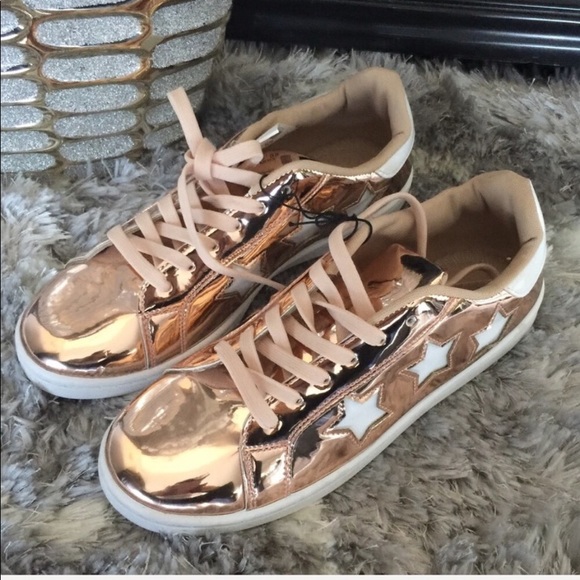 gold star tennis shoes